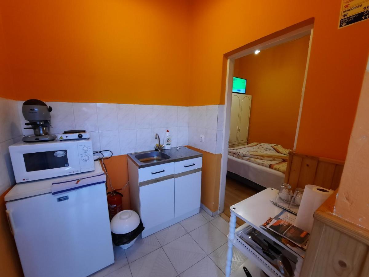 Gloria Apartman Gyula Zewnętrze zdjęcie