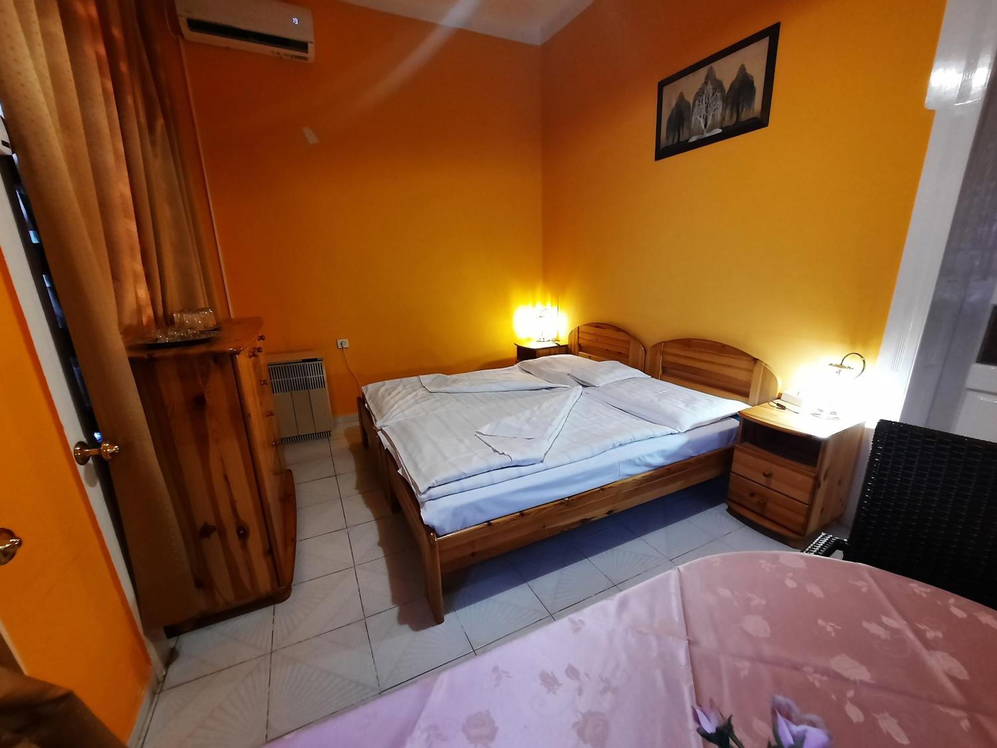 Gloria Apartman Gyula Zewnętrze zdjęcie